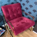 1473639-4 2 st. klädda loungefåtöljer och bord