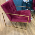 1473639-5 2 st. klädda loungefåtöljer och bord