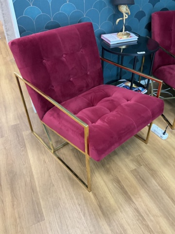 1473639-7 2 st. klädda loungefåtöljer och bord