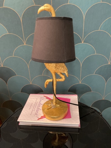 1473639-9 2 st. klädda loungefåtöljer och bord