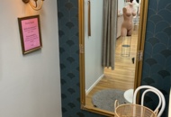 1473640 Everything in the fitting room
