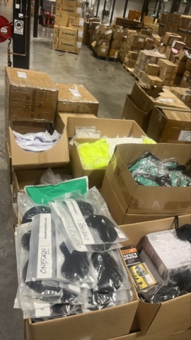 1572472-11 Product stock from 3 Webshops. 162 pallets of stock