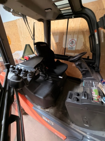 1422024-6 Gaffeltruck - Toyota - 8FDF30 Tonero - Endast 2632tim
