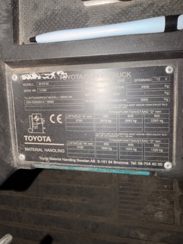 1422024-16 Gaffeltruck - Toyota - 8FDF30 Tonero - Endast 2632tim