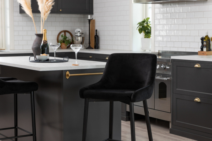 1570299-2 Plaza Barchair Svart Velvet Antal: 4