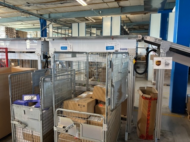 1573144-3 Packaging machine with sorting system and conveyor belts - Emotions PSF3500