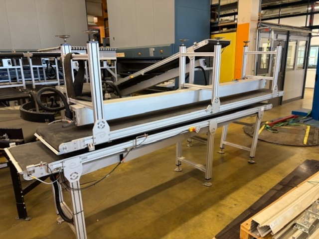 1573143-13 Packing machine with sorting system and roller conveyors - Emotions PSF3500