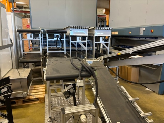 1573143-15 Packing machine with sorting system and roller conveyors - Emotions PSF3500