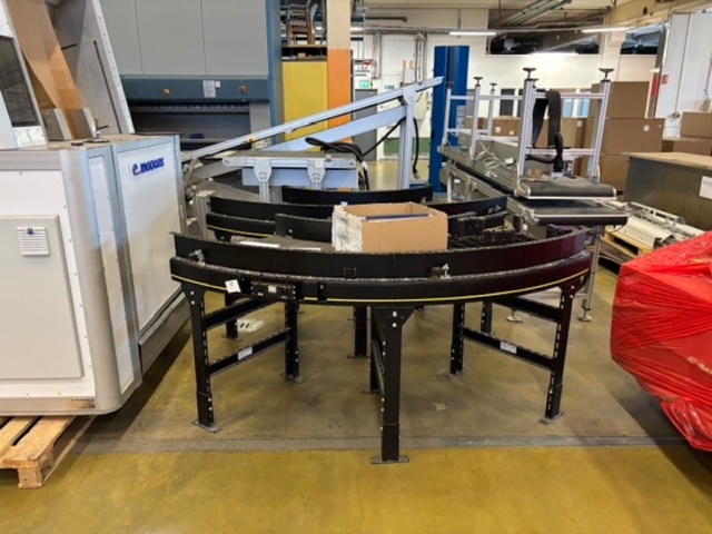1573143-19 Packing machine with sorting system and roller conveyors - Emotions PSF3500