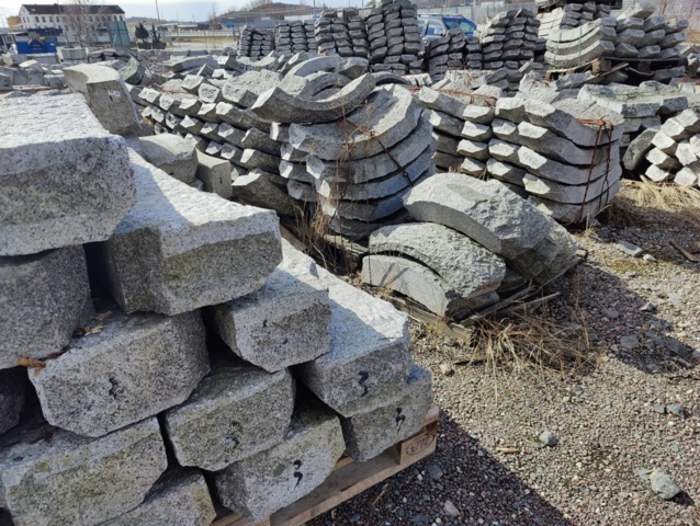 1576075-3 30 pcs Granite Kerbstone Radii