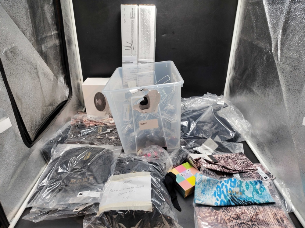1576078-1 Mixed lot - Clothes, toners, headphones, fan and various accessories