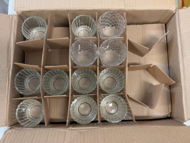 1506023-20 Collection of drinking glasses and champagne glasses