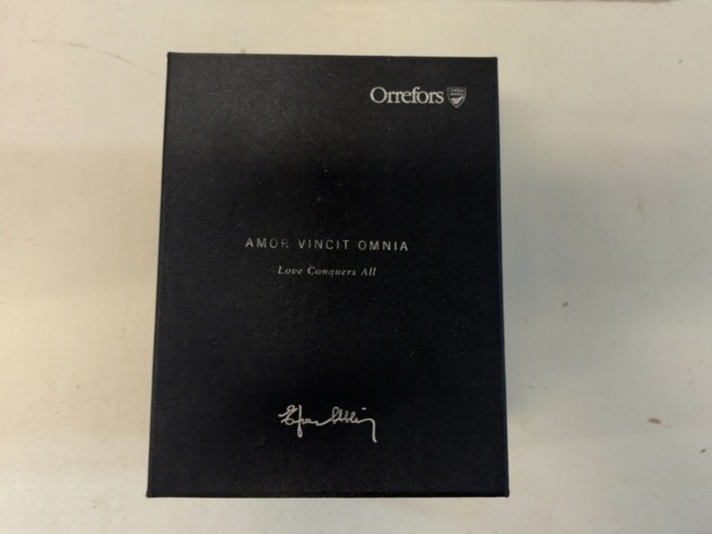 1506023-22 Collection of drinking glasses and champagne glasses