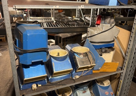Vegetable cutter / spare parts machines on shelf trolley – Hällde