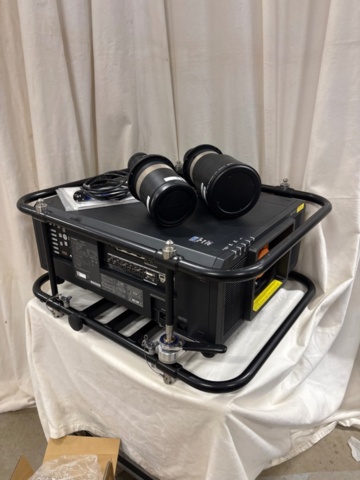 1535905-18 Panasonic PT-RZ21K Laser Projector WUXGA 21000 lm Kit