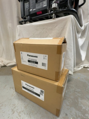 1535905-19 Panasonic PT-RZ21K Laser Projector WUXGA 21000 lm Kit
