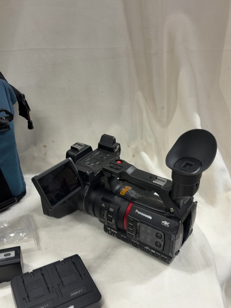 1536004-2 Panasonic Videokamera AG-CX350E, 4K