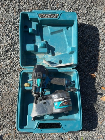 1422029-1 Nail gun with accessories - Makita AN911H - 2010