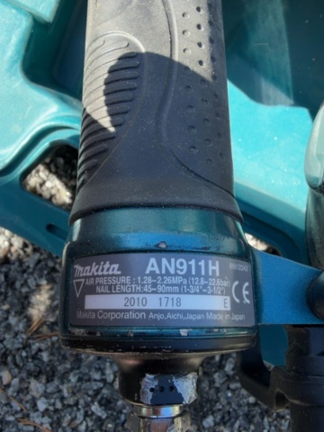 1422029-4 Nail gun with accessories - Makita AN911H - 2010