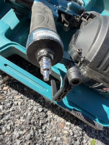 1422029-5 Nail gun with accessories - Makita AN911H - 2010