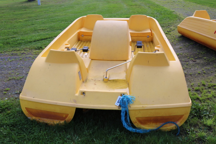 1515205-3 Pedal boat Pioneer Trio