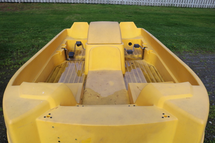 1515205-9 Pedal boat Pioneer Trio
