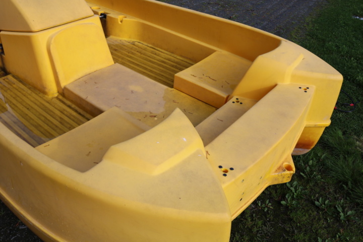 1515205-13 Pedal boat Pioneer Trio