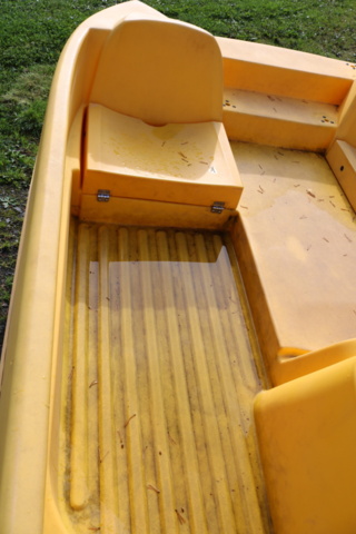 1515205-26 Pedal boat Pioneer Trio