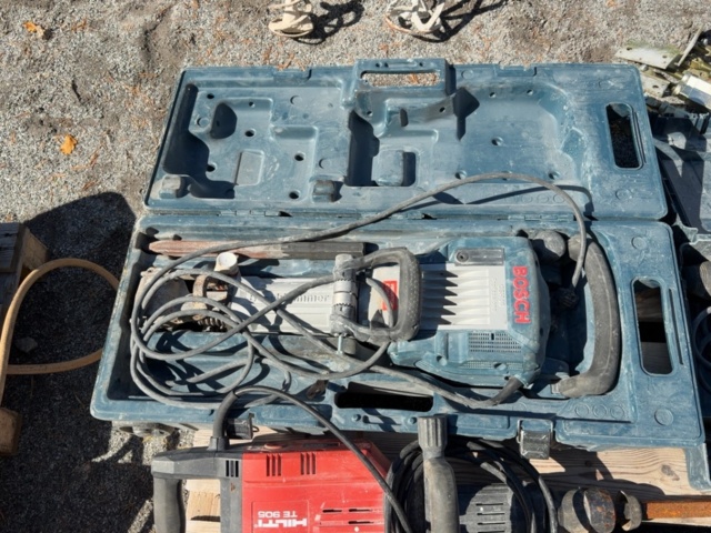 1422033-2 Samling med Bilhammare Hilti/Bosch