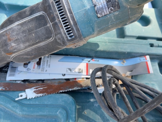 1422035-3 Tigersåg med tillbehör - Makita JB3070CT