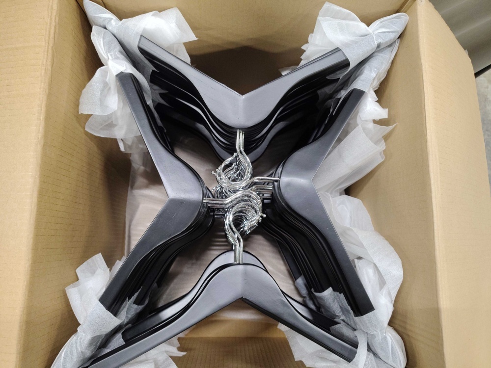 1576135-2 Coat hangers, 100 pcs - black, plastic, 402-406
