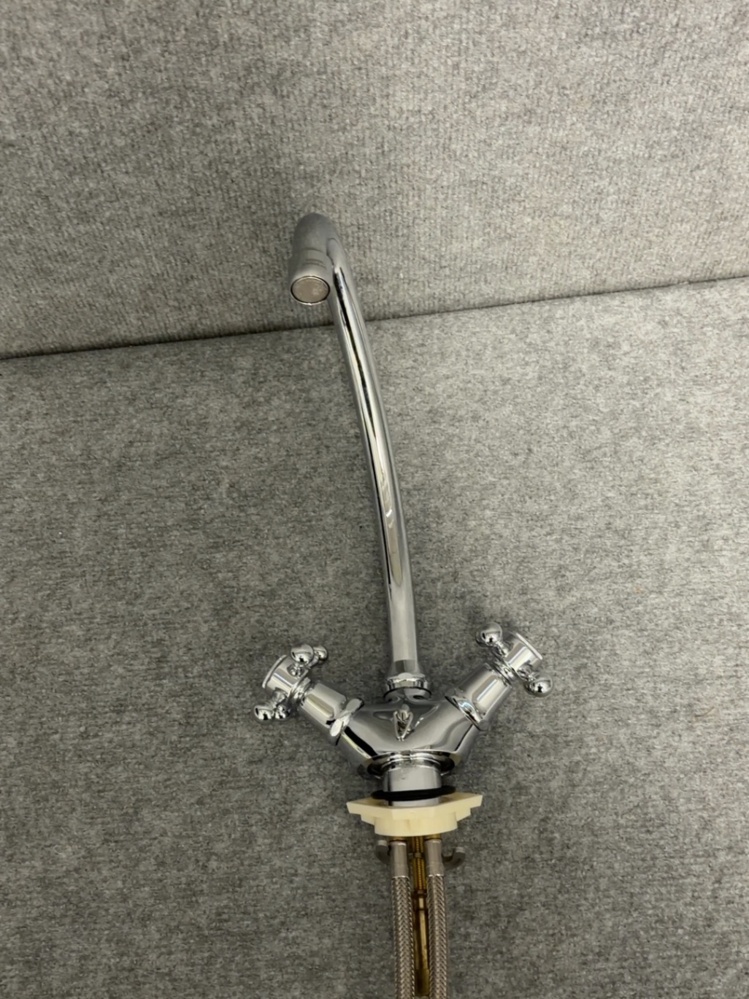 1506029-2 Kitchen faucet