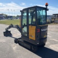 1536021-5 Grävmaskin med 3 skopor och tjälkrok - Volvo EC18E - 2022