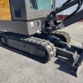 1536021-10 Grävmaskin med 3 skopor och tjälkrok - Volvo EC18E - 2022