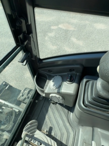 1536021-23 Grävmaskin med 3 skopor och tjälkrok - Volvo EC18E - 2022