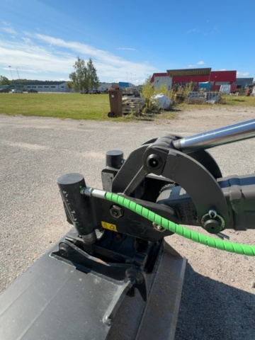 1536021-26 Grävmaskin med 3 skopor och tjälkrok - Volvo EC18E - 2022