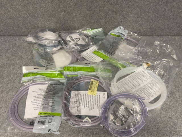 1506030-2 Collection of Watertightness kits / hoses