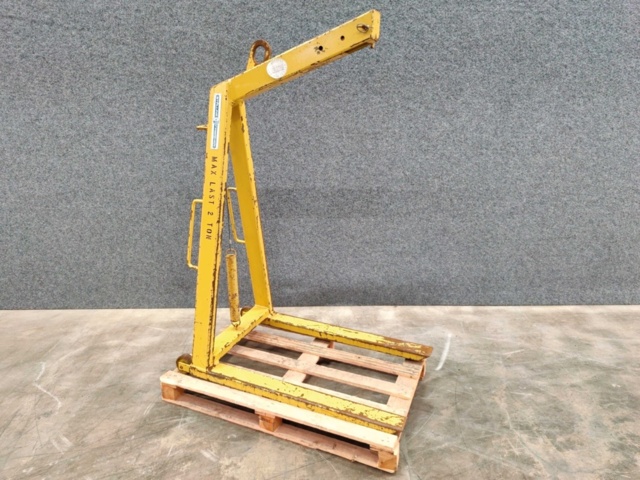 1576223-1 Lyftgaffel för kran - 2000 kg