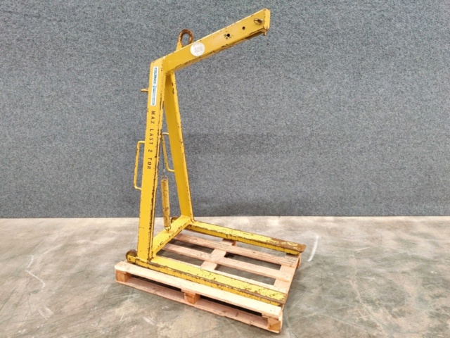 1576223-2 Lyftgaffel för kran - 2000 kg
