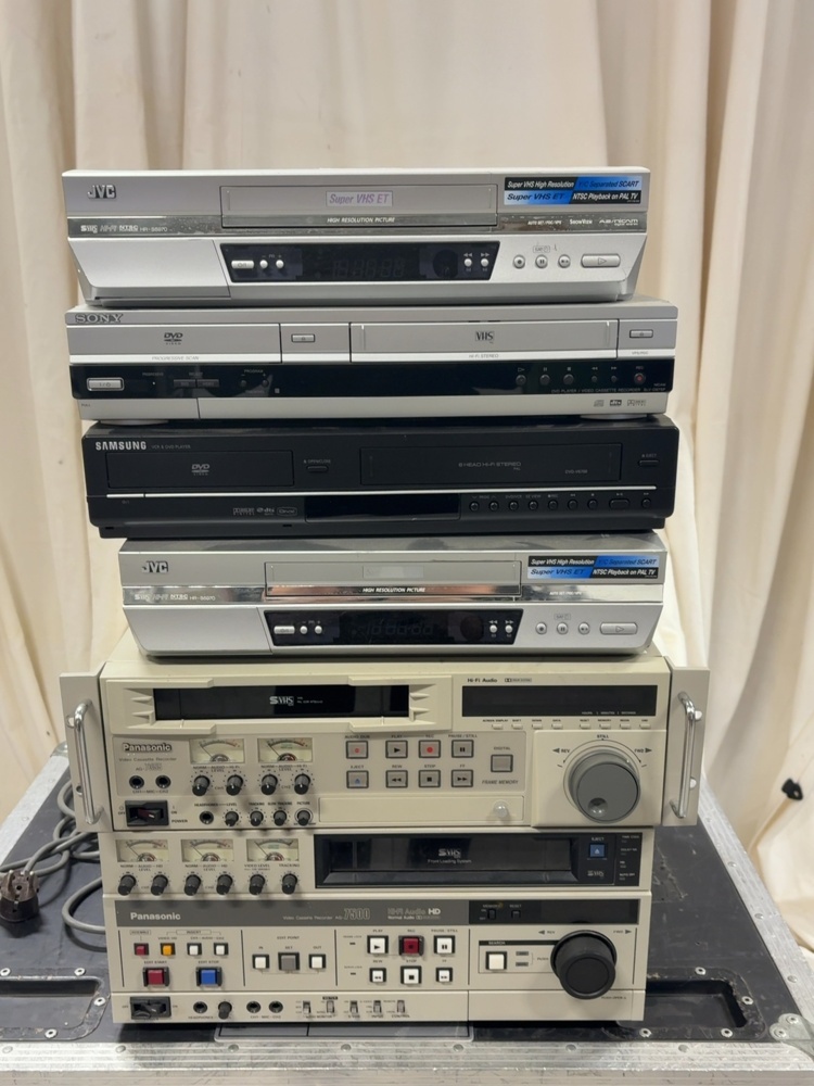 1536023-2 Collection with VCR and DVD player