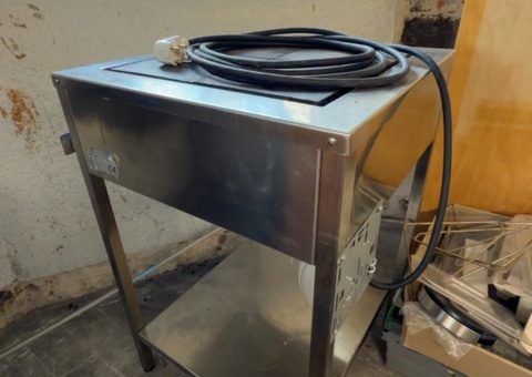 Collection of restaurant machines and accessories