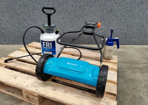 Cylinder lawn mower Gardena 330 & pressure sprayers