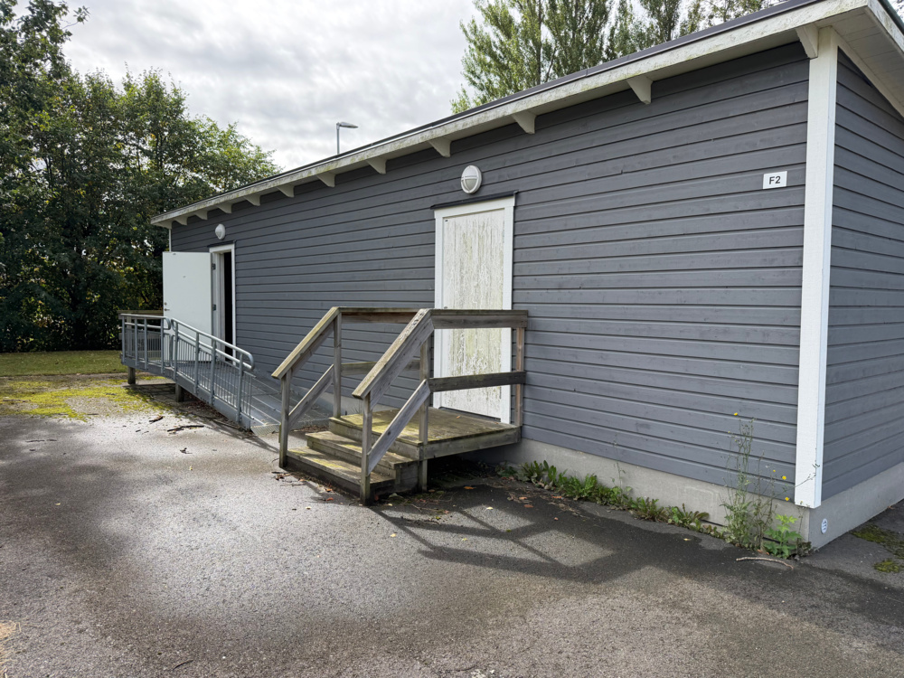 1565965-2 Förrådsbyggnad för demontering