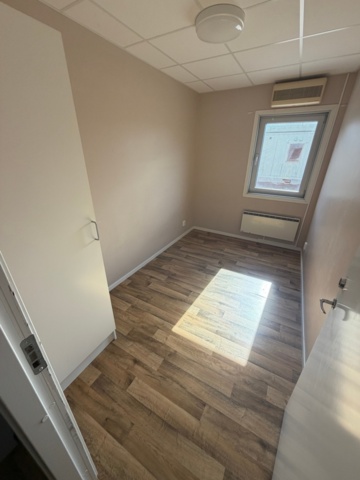 1565961-58 Apartment module with 3 apartments (23A-23C) - Indus