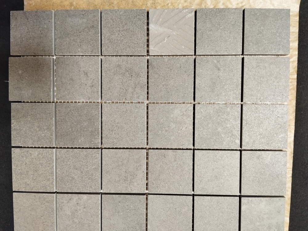 1564614-1 Mosaik på nät, 13 m² - Mörk, 5x5