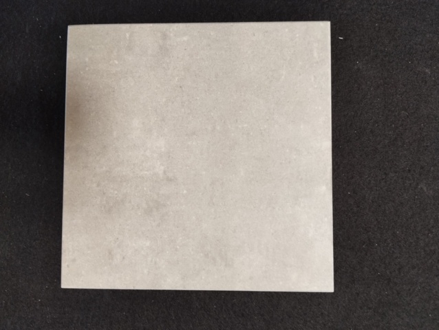 Granitkeramik, 43 m² - grå, 15x15 cm på auktion i Skåne, Hässleholm hos PS Auction