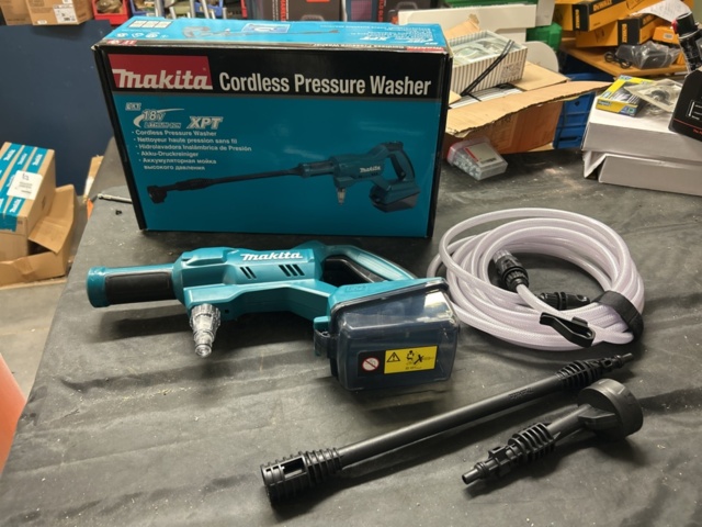 1576409-1 Battery-powered high-pressure washer Makita DHW180 (new/unused)