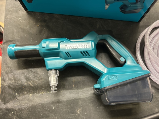 1576409-2 Battery-powered high-pressure washer Makita DHW180 (new/unused)