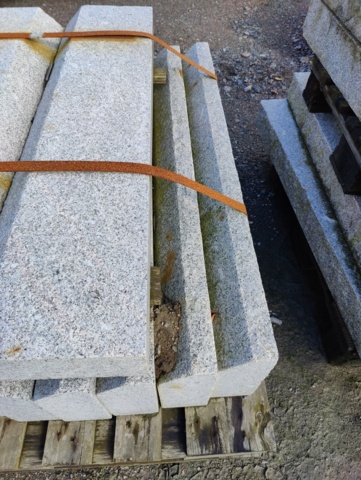 1091338-4 Granitkantsten RFF4 Rak Porto Grå 1100x100x300 mm ca 15,4 m