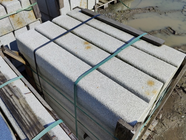 1091341-4 Granitkantsten GF1 Rak Porto 170 mm ca 11 m